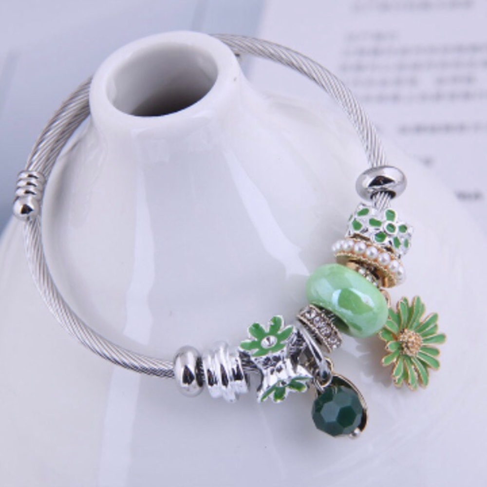 Daisy Charm Bracelet Stainless Steel - Picture 5 of 8